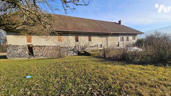 ENTRELACS-ALBENS, corps de ferme à rénover de 127m2 hab avec 350 m2 au sol de dépendances