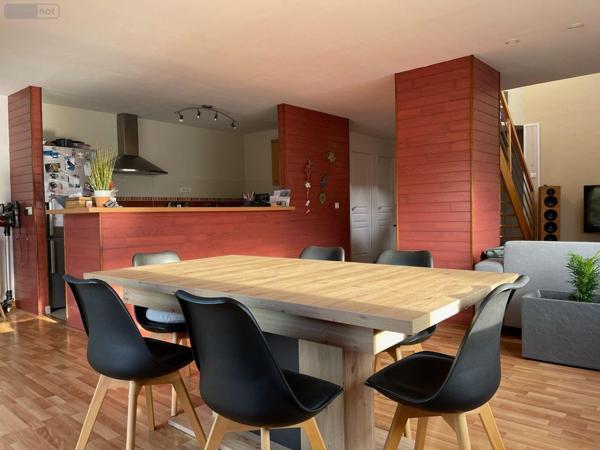 Maison à vendre à Trégastel dans les Côtes-d'Armor (22730), ref : 420   
Centre-ville