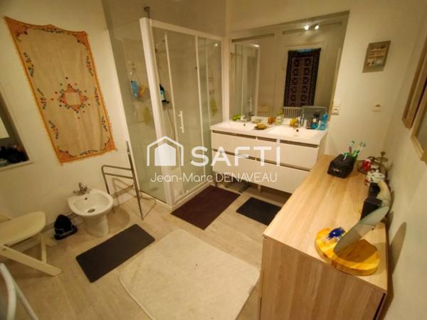 ensemble  avec habitation et ancien commerce