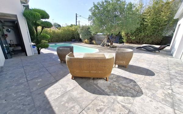 Maison à vendre    5 pièces •  Médis