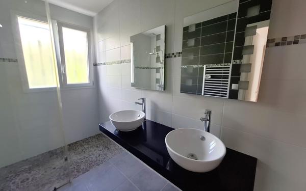 Maison à vendre    5 pièces •  Médis