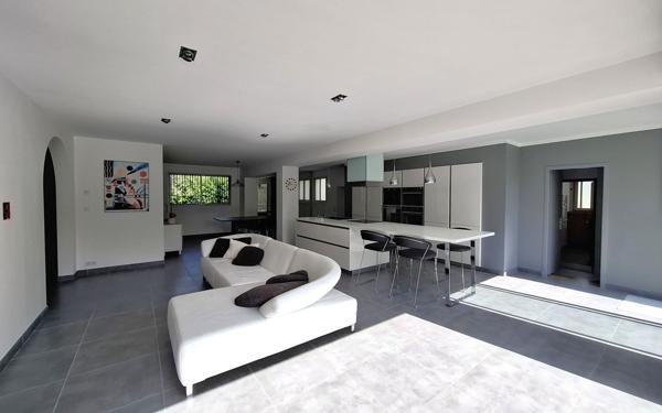 Maison à vendre    5 pièces •  Médis