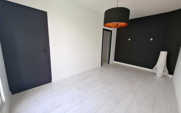 Maison à vendre    5 pièces •  Médis