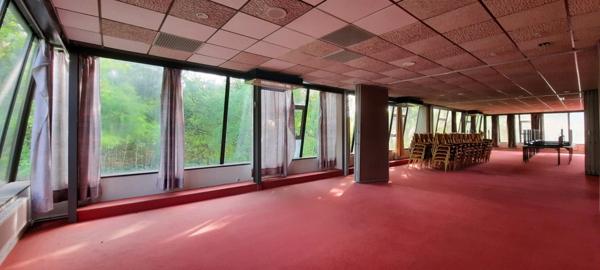 Domaine hôtelier rare entre La Rochelle et Niort, foncier exceptionnel avec parc arboré