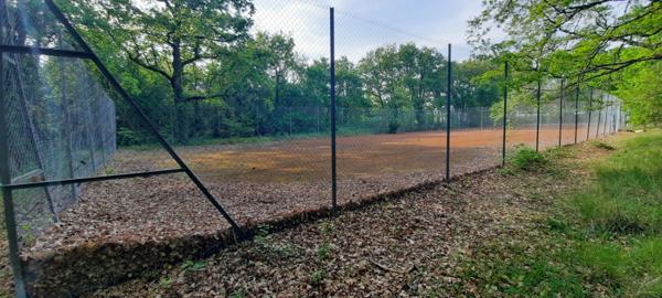 Domaine hôtelier rare entre La Rochelle et Niort, foncier exceptionnel avec parc arboré