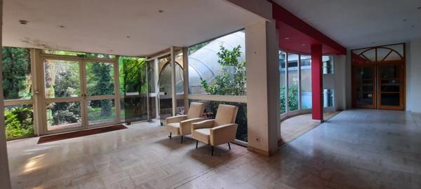 Domaine hôtelier rare entre La Rochelle et Niort, foncier exceptionnel avec parc arboré