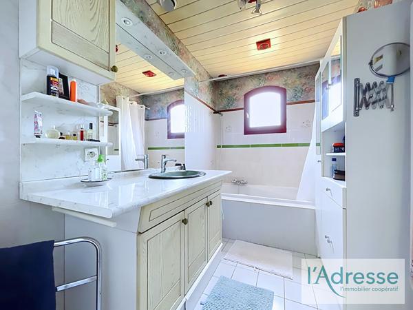 Maison T4 plain-pied avec piscine et sous-sol - Bruguières 31150