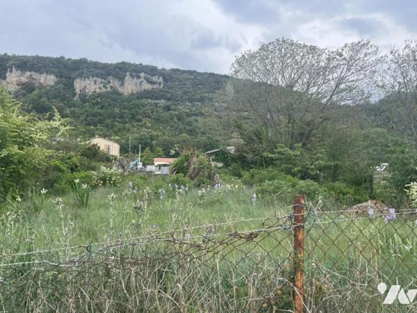 TERRAIN A BATIIR EN ZONE ARTISANALE