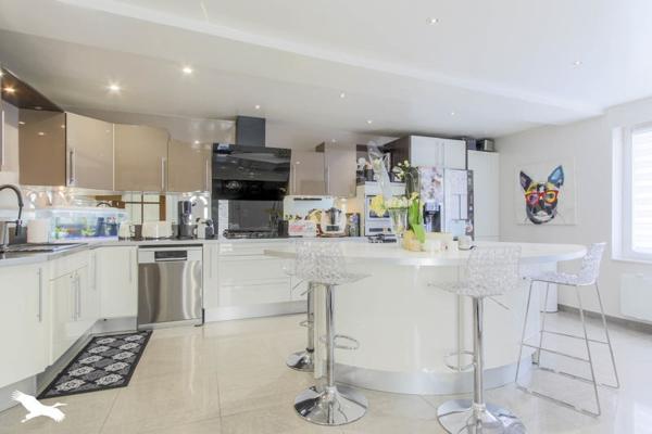 Maison à vendre 315 100 € Mantes-la-Ville 5 p 157 m² DPE C