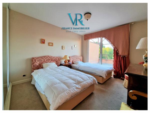 Prévessin-Moëns (01280) APPARTEMENT DE PRESTIGE EN ATTIQUE – VUE PANORAMIQUE SUR LES ALPES ET LE JURA – PREVESSIN-MOENS (01280)