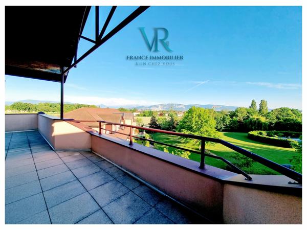 Prévessin-Moëns (01280) APPARTEMENT DE PRESTIGE EN ATTIQUE – VUE PANORAMIQUE SUR LES ALPES ET LE JURA – PREVESSIN-MOENS (01280)