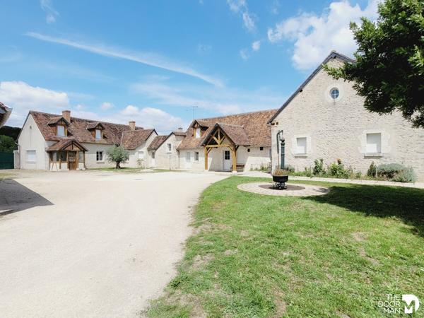 Propriété - À vendre - 367 m² - MONT-PRES-CHAMBORD | The Door Man