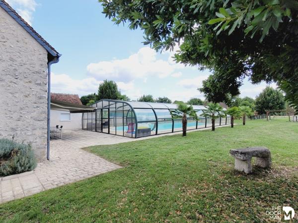 Propriété - À vendre - 367 m² - MONT-PRES-CHAMBORD | The Door Man