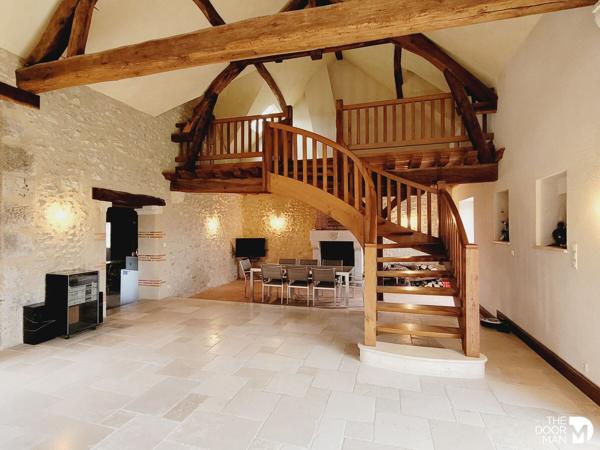 Propriété - À vendre - 367 m² - MONT-PRES-CHAMBORD | The Door Man