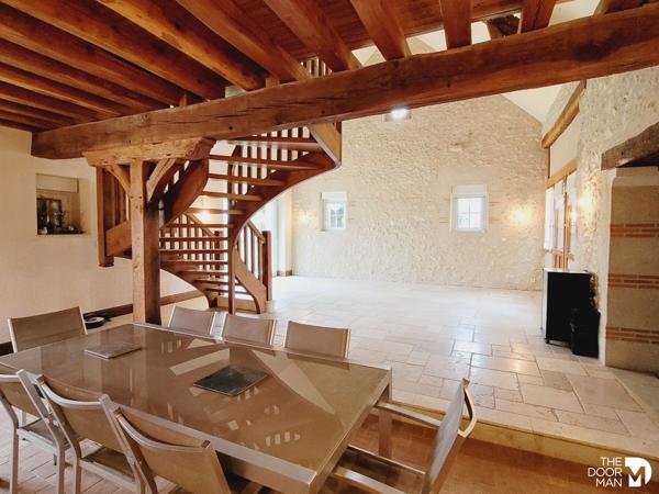 Propriété - À vendre - 367 m² - MONT-PRES-CHAMBORD | The Door Man