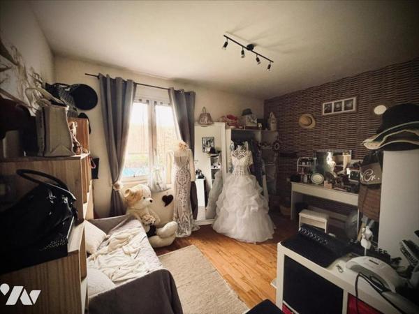 ST PIERRE SUR DIVES-PROCHE ECOLE ET PLACE DU MARCHE