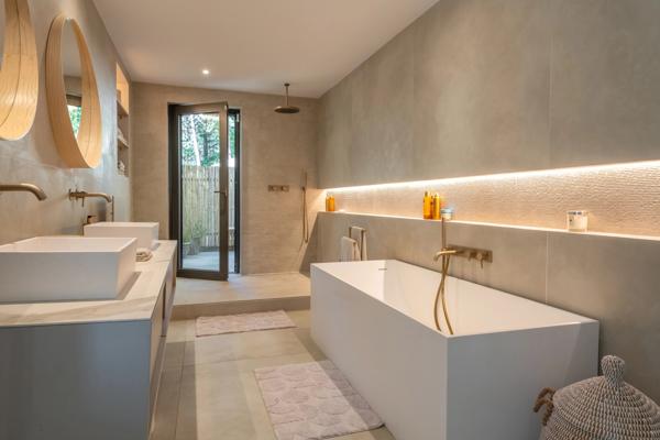 Limonest - les Roches - Maison d'environ 312m² terrain de 3943m² - 5 chambres