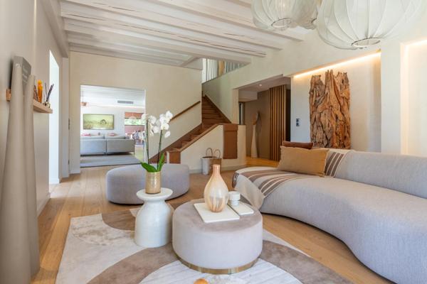 Limonest - les Roches - Maison d'environ 312m² terrain de 3943m² - 5 chambres