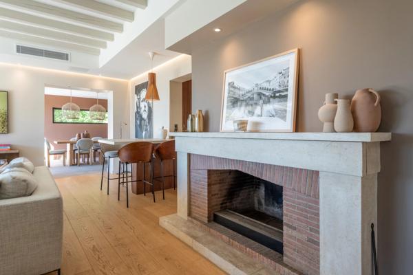 Limonest - les Roches - Maison d'environ 312m² terrain de 3943m² - 5 chambres