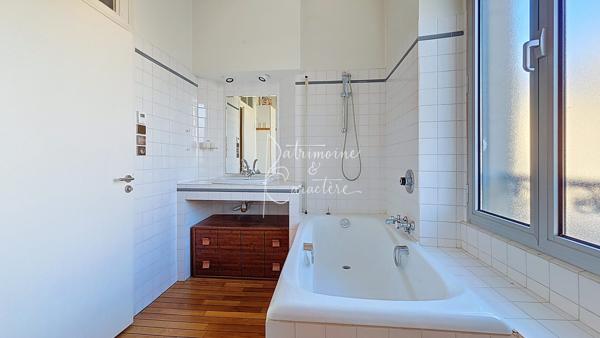 Vaste demeure bourgeoise place Jean XXIII