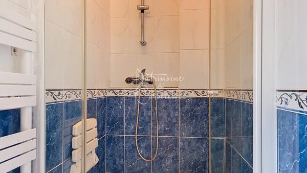 Vaste demeure bourgeoise place Jean XXIII