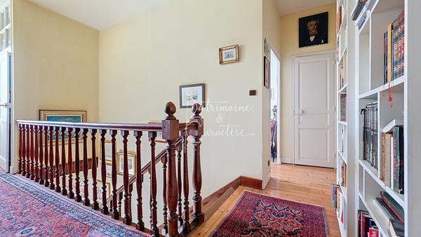 Vaste demeure bourgeoise place Jean XXIII