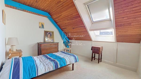 Vaste demeure bourgeoise place Jean XXIII