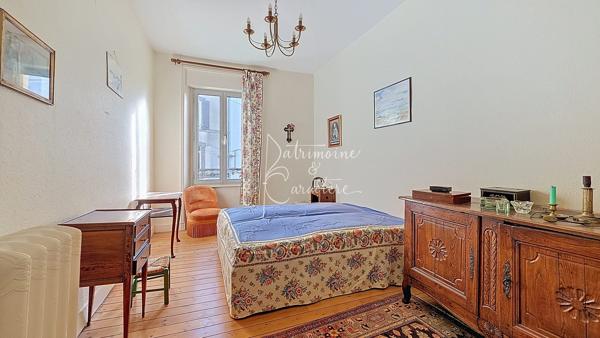 Vaste demeure bourgeoise place Jean XXIII