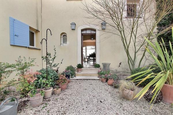 Aix-en-Provence (13090) Propriété 7 pièces avec superbe vue