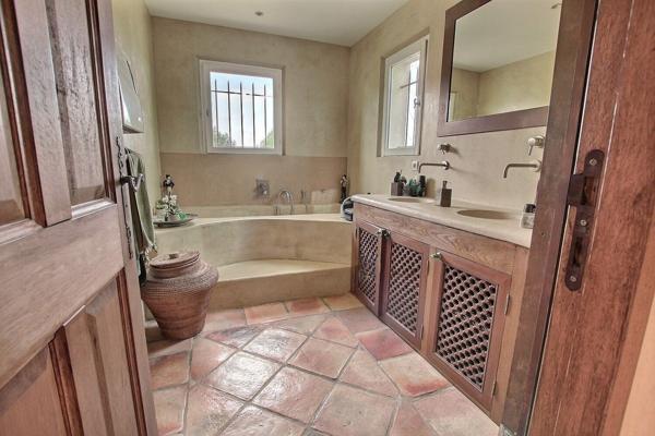 Aix-en-Provence (13090) Propriété 7 pièces avec superbe vue