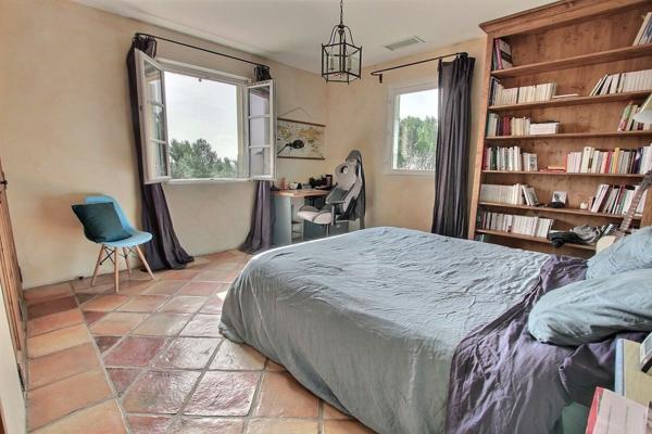 Aix-en-Provence (13090) Propriété 7 pièces avec superbe vue