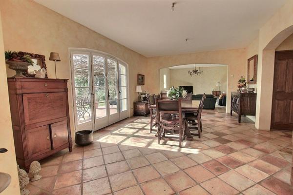 Aix-en-Provence (13090) Propriété 7 pièces avec superbe vue