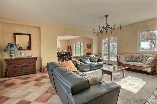 Aix-en-Provence (13090) Propriété 7 pièces avec superbe vue