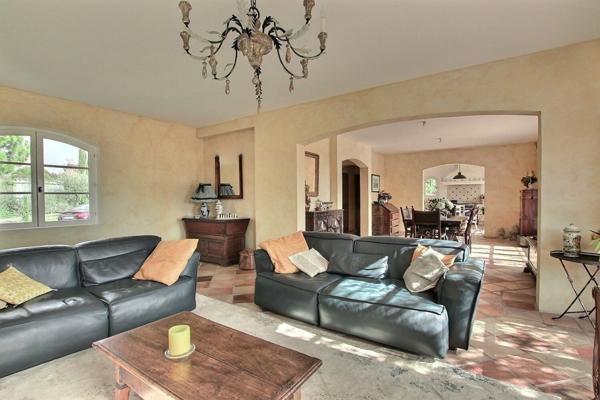 Aix-en-Provence (13090) Propriété 7 pièces avec superbe vue