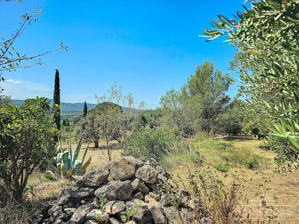 Lauris (84360) Toute l'authenticité de la Provence dans le Luberon sud