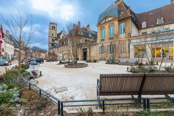 Dijon plein cœur de ville t2 rénové pde 53,50 dans très belle copropriété