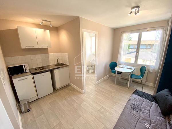 STUDIO MEUBLE A LOUER - BLOIS - REFAIT A NEUF, PROCHE CENTRE-VILLE, LYCÉES ET ECOLES