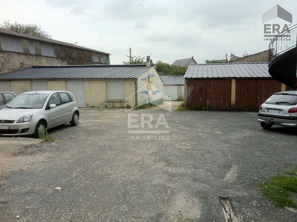 STUDIO MEUBLE A LOUER - BLOIS - REFAIT A NEUF, PROCHE CENTRE-VILLE, LYCÉES ET ECOLES