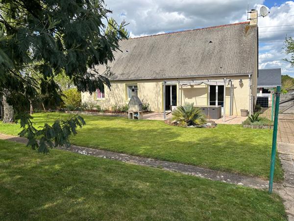 Ligné 5 chambres - Le charme du plain-pied, au coeur d'un écrin de verdure