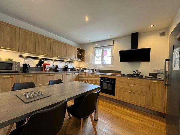 Immeuble clé en main en hyper centre de Périgueux, 8 chambres, entièrement rénové et déjà loué !