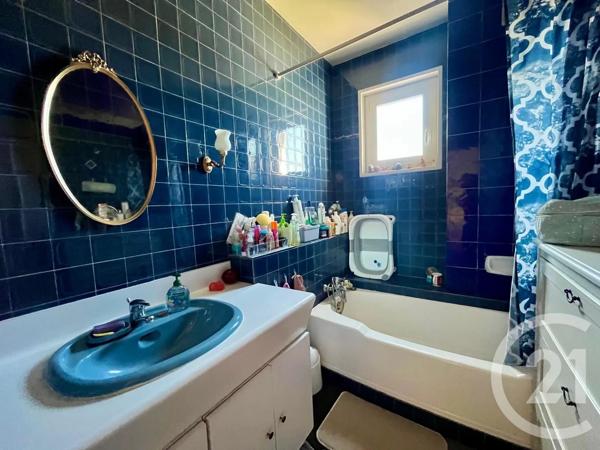 Appartement F5 à vendre  5 pièces - 105 m 2   ST ETIENNE  - 42