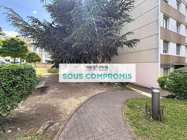 Appartement 2 Pièces Traversant avec Balcon et Cave - 69500 BRON