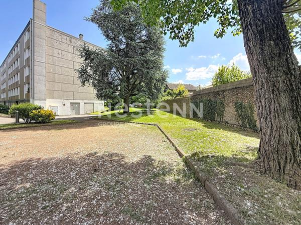 Appartement 2 Pièces Traversant avec Balcon et Cave - 69500 BRON