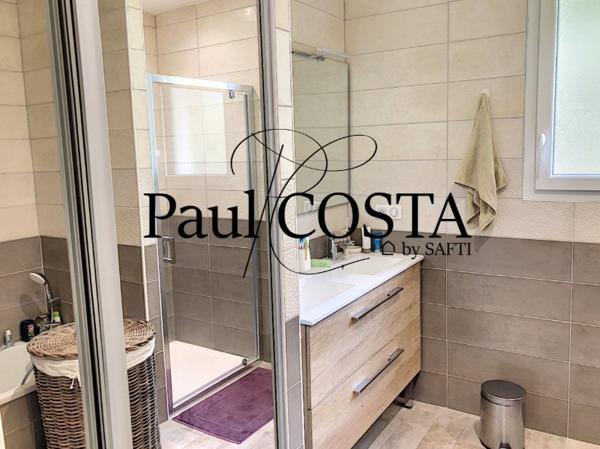 Maison de 125 m2 de plain pied avec piscine et pool house