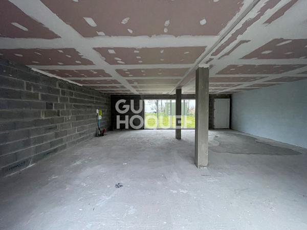 Local commercial neuf, forte visibilité et proche du Bourg