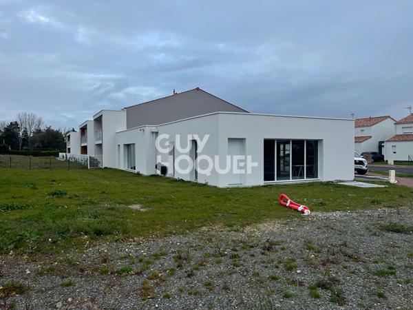 Local commercial neuf, forte visibilité et proche du Bourg