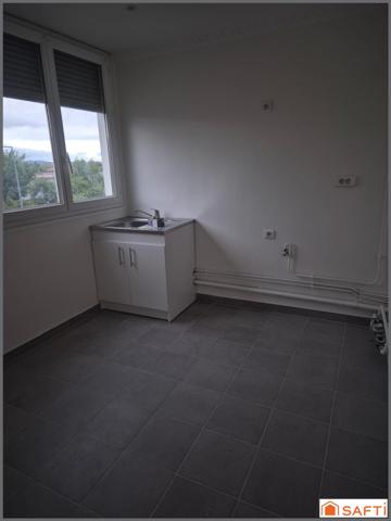 T3 Traversant avec balcon et cave