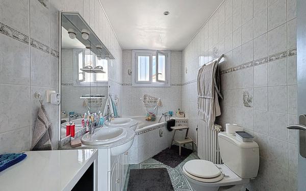 Maison à vendre    5 pièces • 150 m2 Billère