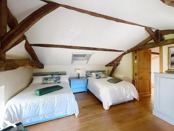 Maison à vendre 416 000 € Saint-Cyprien 7 p 225 m² DPE D