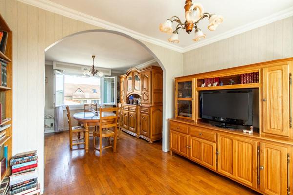 Maison de ville  5 pièce(s) + véranda - 85m2 carrez